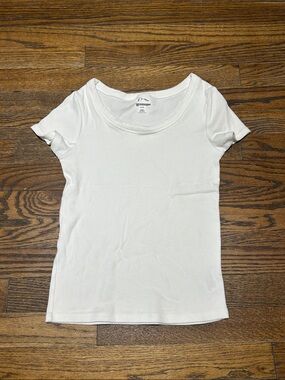 art class White Short Sleeve Scoop Neck Tee